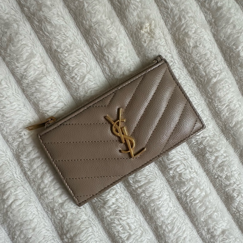 YSL CASSANDRE MATELASSÉ FRAGMENTS ZIPPED CARD CASE